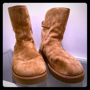 SOLD Ugg Remora Boots in Chestnut